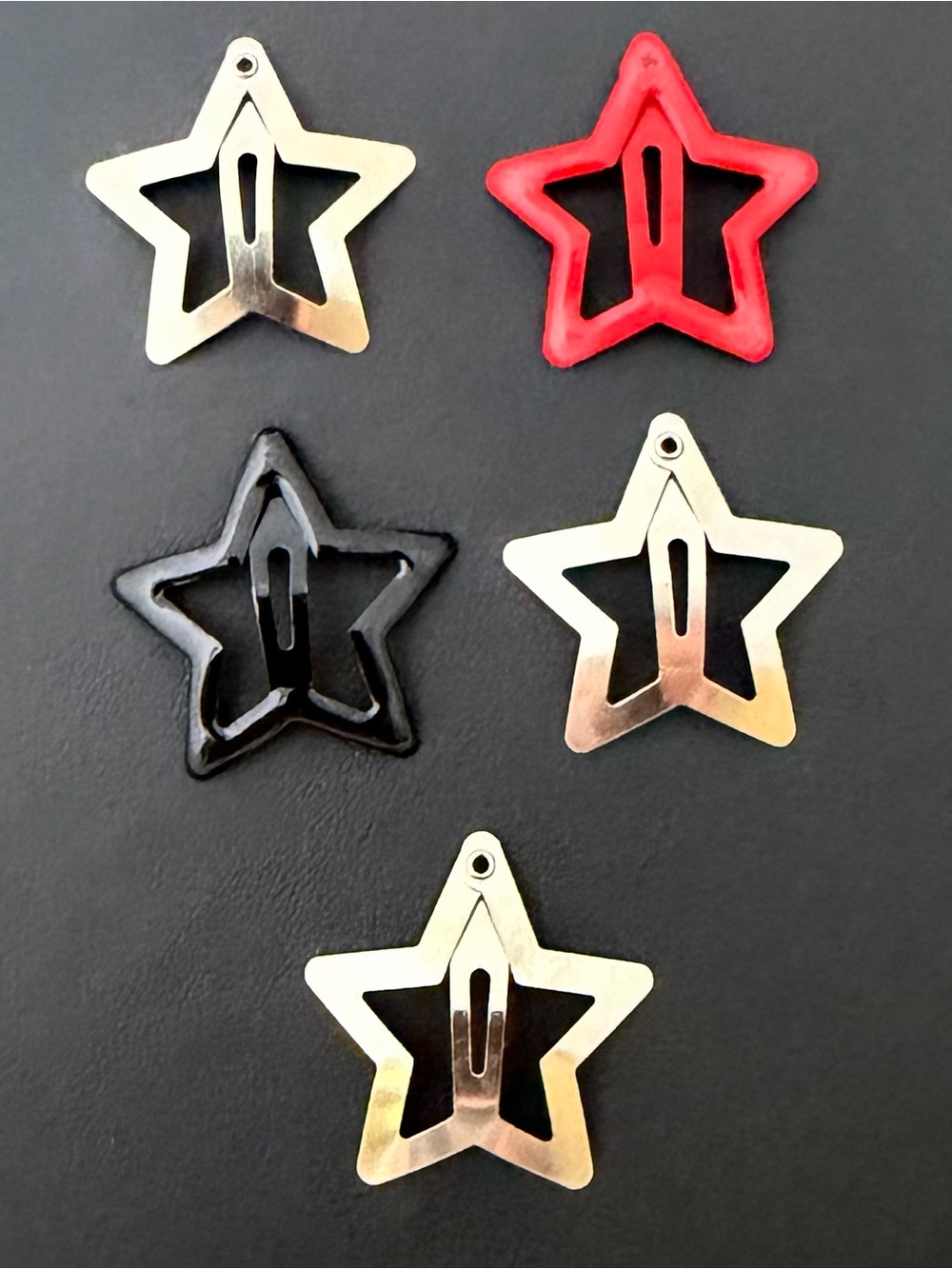 5 Snap Metal Hair Clips Barrettes ~ 1 Glow in Dark Red Star, 1 Black, 3 Silver